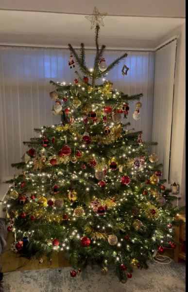 Christmas tree decorating. Is there a method to your madness?