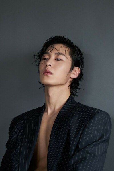 MsLatté’s Daebak Cybercafé (Kdrama addicts #37): The one where FedUp’s big birthday could tip her into ajumma territory. Thankfully filthy noona status is forever.