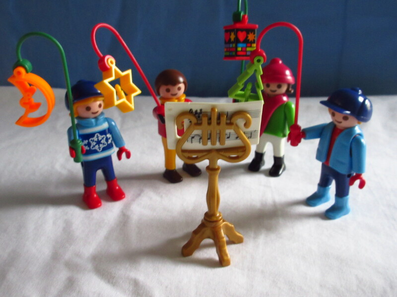 It's the start of advent for the Playmobil people in our house...