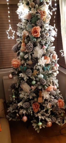 Show me your Christmas tree / decorations please. In need of inspiration