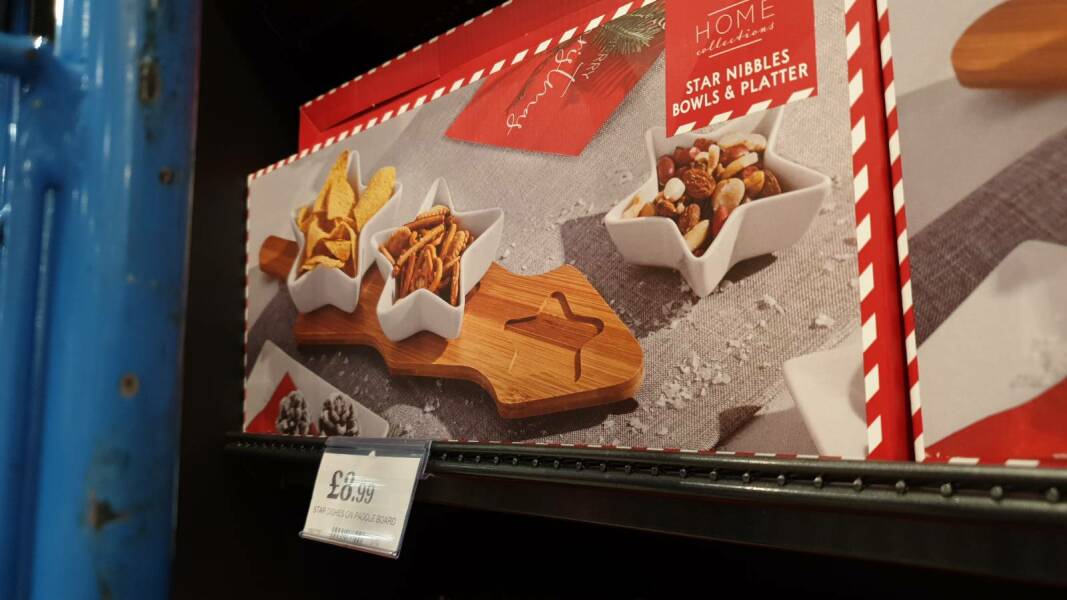A bit late in the day - where might I find star or tree shaped serving dishes for the cranberry & bread sauces?