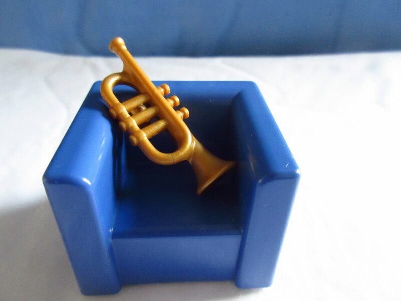 It's the start of advent for the Playmobil people in our house...