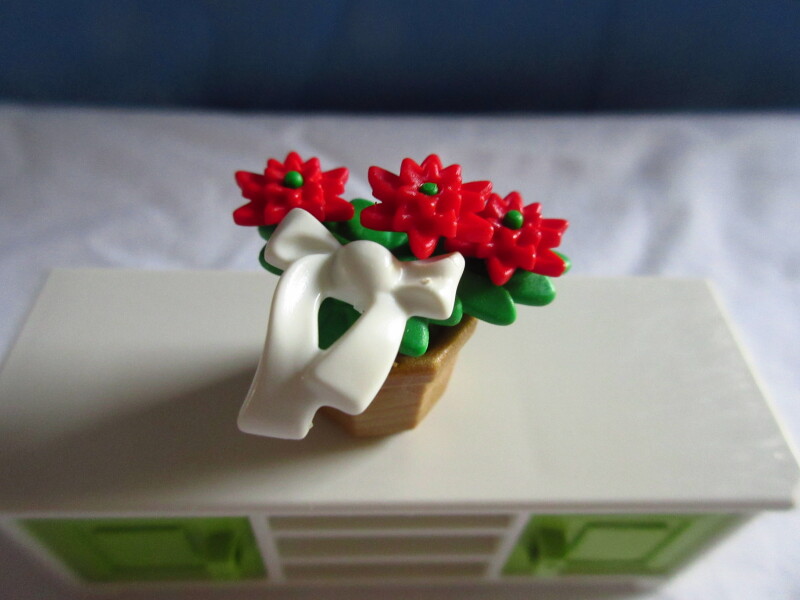 It's the start of advent for the Playmobil people in our house...