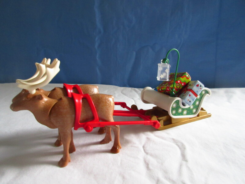 It's the start of advent for the Playmobil people in our house...