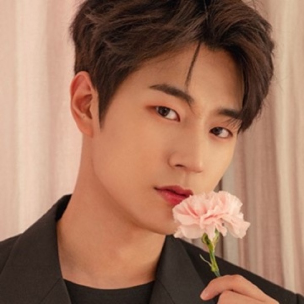 MsLatté’s Daebak Cybercafé (Kdrama addicts #36): The one where gluten-free and baguettes stopped being about baked goods. Best leave it at that.