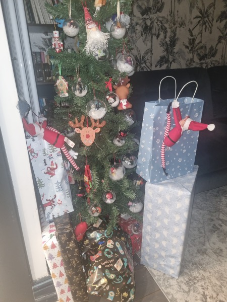 Ahhhh my 8 year old has just seen me with her stocking filled  help!