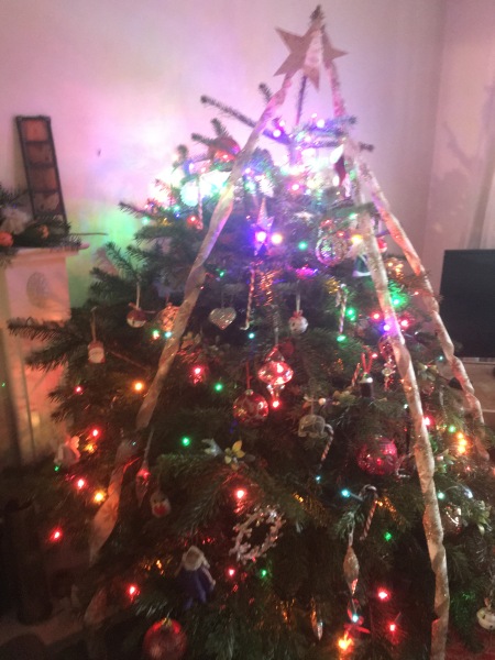 Christmas tree decorating. Is there a method to your madness?