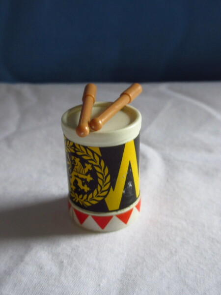 It's the start of advent for the Playmobil people in our house...