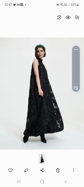 Christmas party outfit for apple with large bust