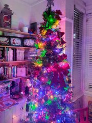 Show me your Christmas tree / decorations please. In need of inspiration