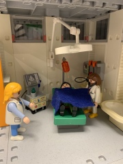 To show you this Playmobil hospital 