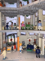 To show you this Playmobil hospital 