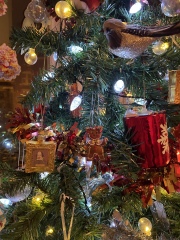 Show me your Christmas tree / decorations please. In need of inspiration
