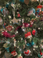 Show me your Christmas tree / decorations please. In need of inspiration