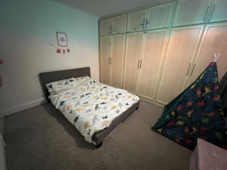 To advocate for DD having a double bed?