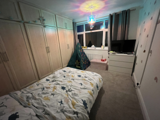 To advocate for DD having a double bed?