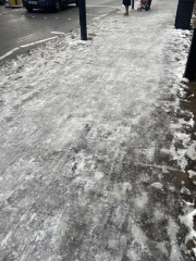 Did councils used to grit and clear pavements?