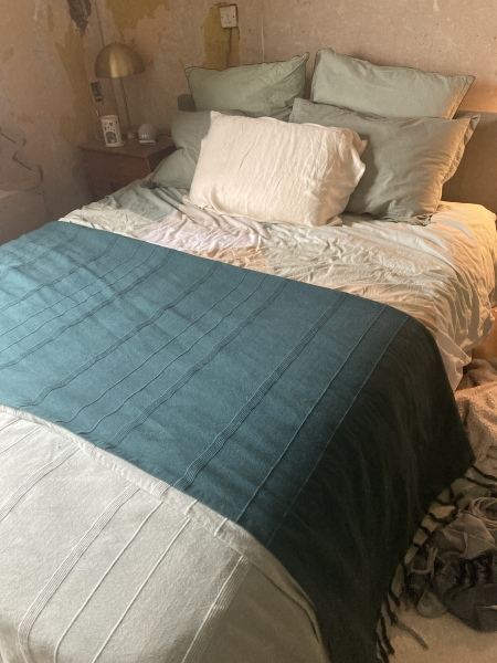 How do you dress your bed