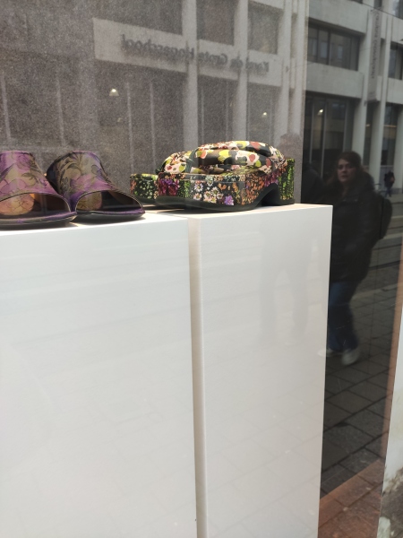 Les Parisiennes des Mamansnet: Always Have a Ball Gown at the Ready in Celebration of Your Enemy's Demise