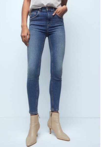 Not skinny jeans, not mom jeans