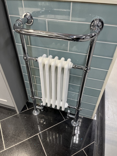 Help! White metro tiles or coloured tiles?