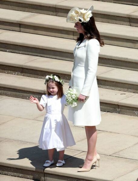 Anyone else think Kate is coming across as a bit precious and over-sensitive? Baby brain, lip gloss etc.