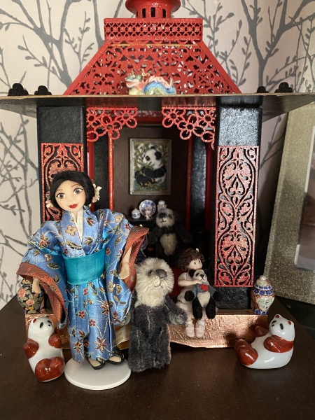 Does anyone have a dolls house? As a hobby?