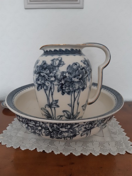 Please can we have a thread to show pictures of our favourite things in our houses?  