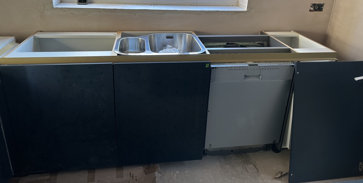 Which side should my draining board be?