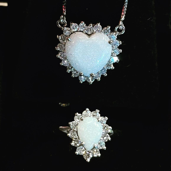 Breast milk jewellery- cute or wierd?!