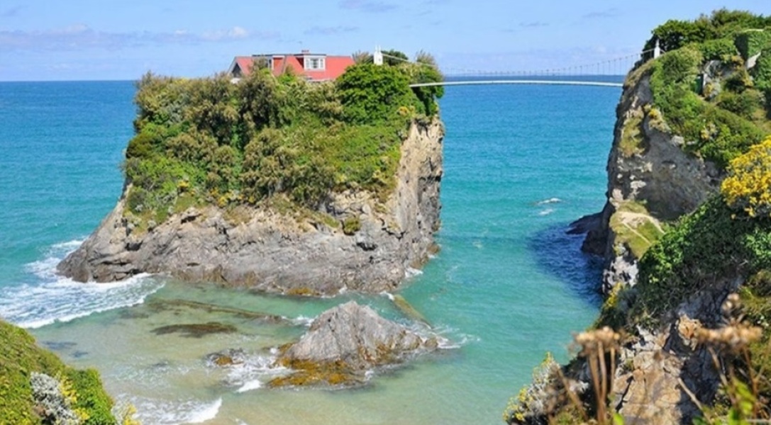 Cottages demolished for Bond villain monstrosities