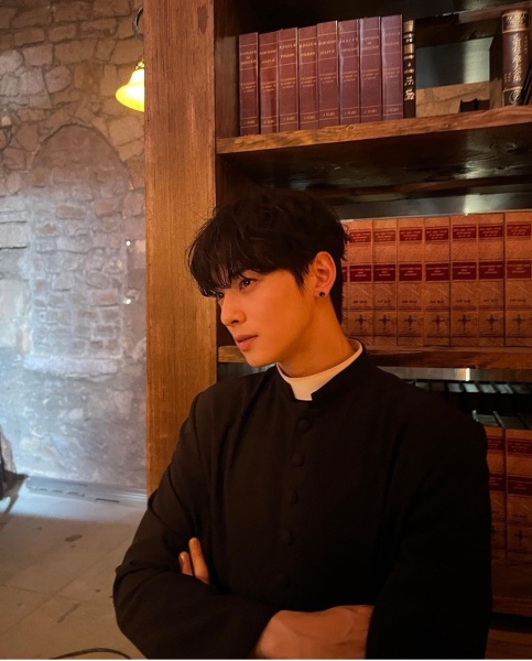 MsLatté’s Daebak Cybercafé (Kdrama addicts #38): Where we’re still reeling from the 2022 top 5 scoring Jdrama First Love v Alchemy of Souls kerfuffle. What can I say? Takeru Satoh broke our scoring rubric.