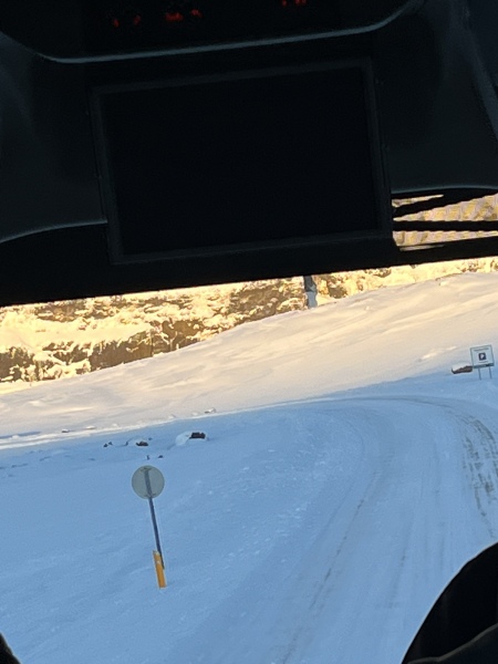 Car hire or organised trips in Iceland 
