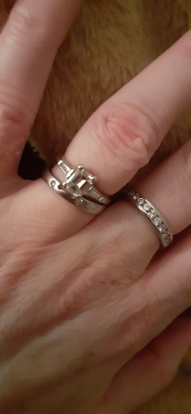 Side stones engagement ring 