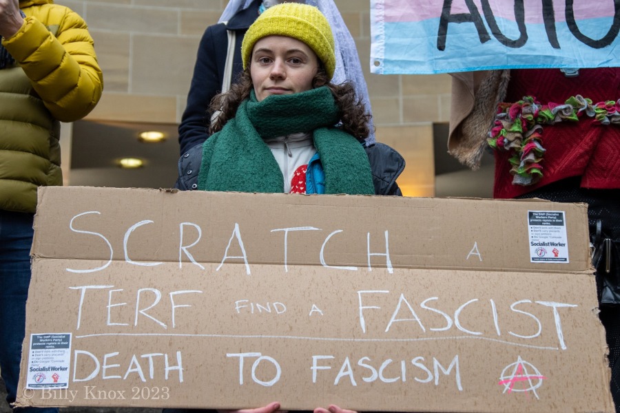 SNP demo - 'decapitate t*rfs'