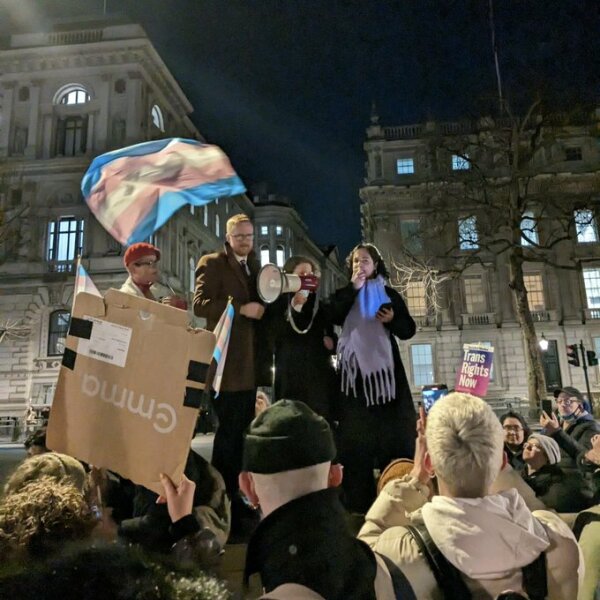 TRAs want mumsnet "out of politics", and tell Starmer to "eat shit"