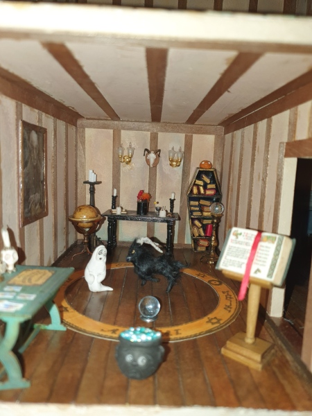 Does anyone have a dolls house? As a hobby?