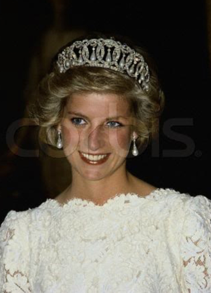 Tiara-gate unveiled (shameless pun) 