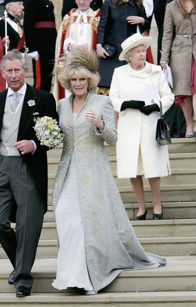 Anyone else think Kate is coming across as a bit precious and over-sensitive? Baby brain, lip gloss etc.