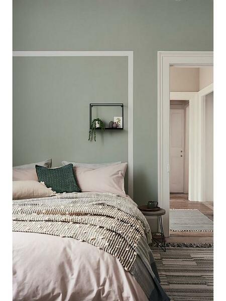 Thread 3 - TalkExiles: "The Planet Goes On Being Round"