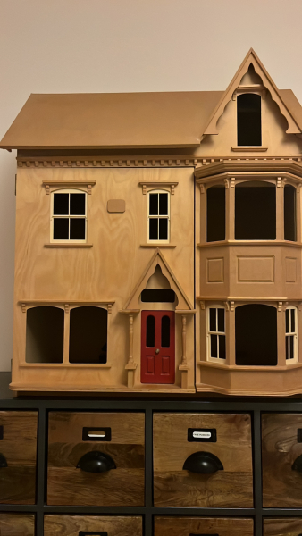 Does anyone have a dolls house? As a hobby?