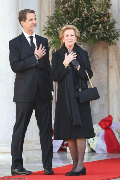 Royal Style: keep the Erdem, but bring on the tiaras! 