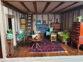 Does anyone have a dolls house? As a hobby?