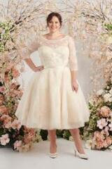 Find me a wedding dress (bride!) - registry office