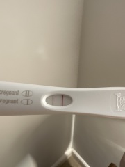 Positive pregnancy tests not getting darker 