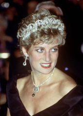 Tiara-gate unveiled (shameless pun) 