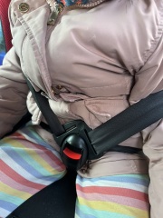 Please help me with this clasp on JOIE CARSEAT. Pics included