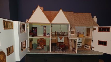 Does anyone have a dolls house? As a hobby?