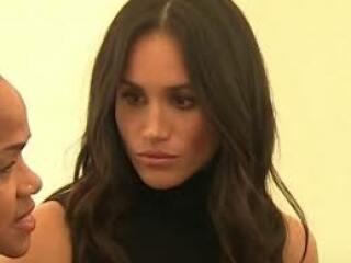 Anyone else think Kate is coming across as a bit precious and over-sensitive? Baby brain, lip gloss etc.