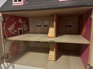 Does anyone have a dolls house? As a hobby?